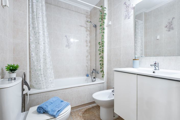 Image No.21-1 Bed Apartment for sale