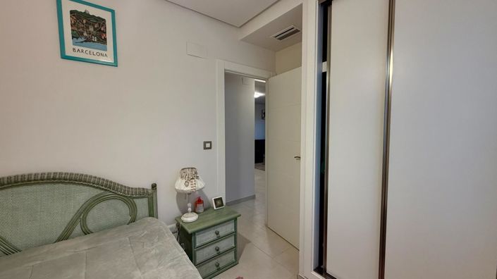 Image No.16-3 Bed Townhouse for sale