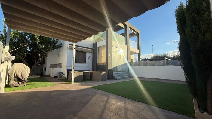 Image No.2-3 Bed Townhouse for sale