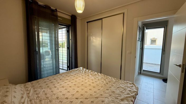 Image No.28-3 Bed Townhouse for sale