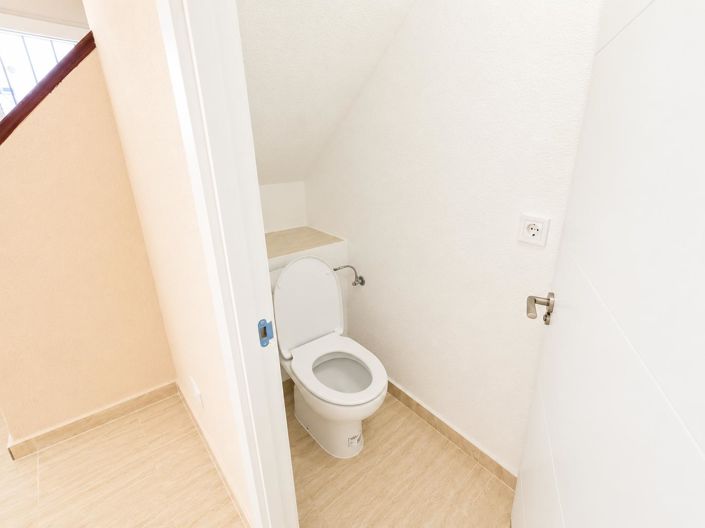 Image No.13-1 Bed House for sale