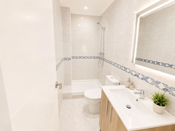 Image No.5-1 Bed House for sale