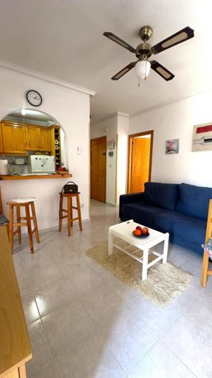 Image No.2-Appartement de 2 chambres à vendre à Torrevieja