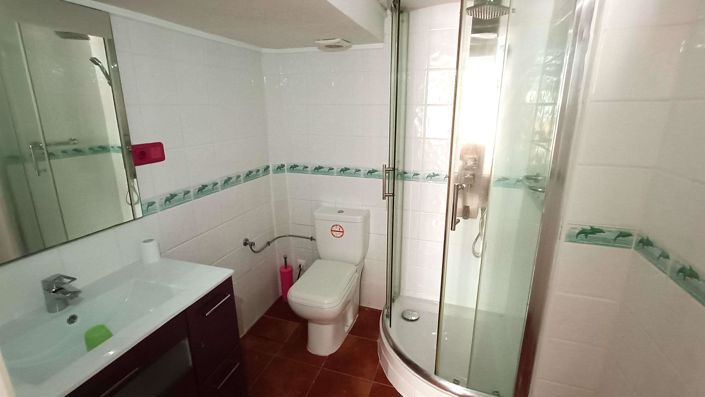 Image No.27-2 Bed Flat for sale