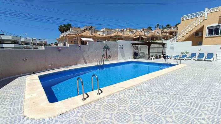 Image No.32-2 Bed Flat for sale