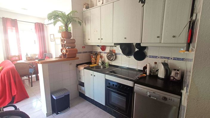 Image No.8-2 Bed Flat for sale