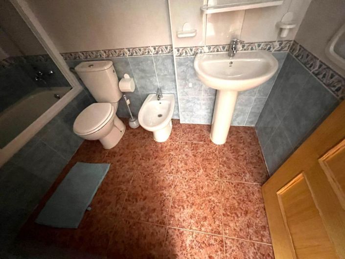 Image No.16-2 Bed Bungalow for sale
