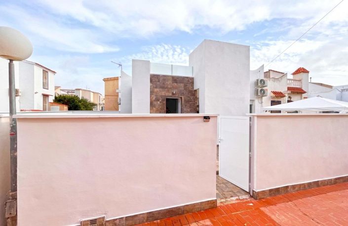 Image No.19-2 Bed Villa for sale
