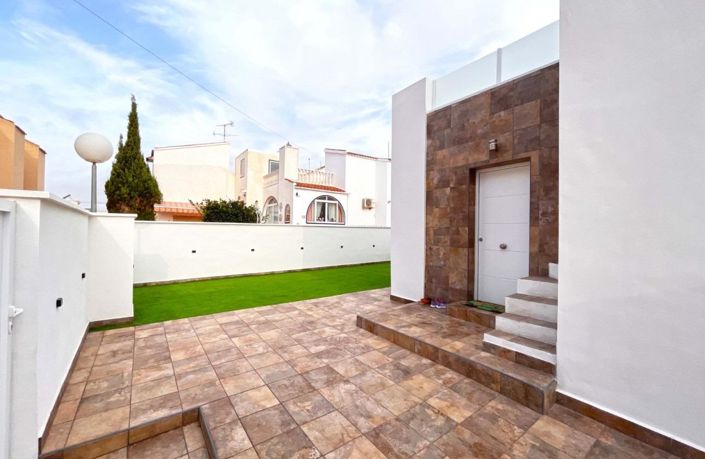 Image No.3-2 Bed Villa for sale