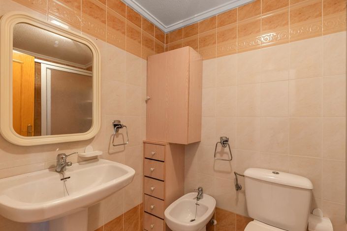 Image No.16-2 Bed Bungalow for sale