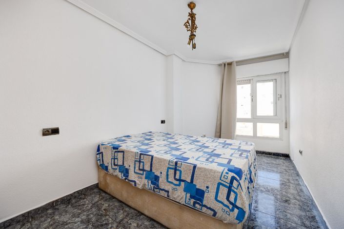 Image No.14-3 Bed Apartment for sale