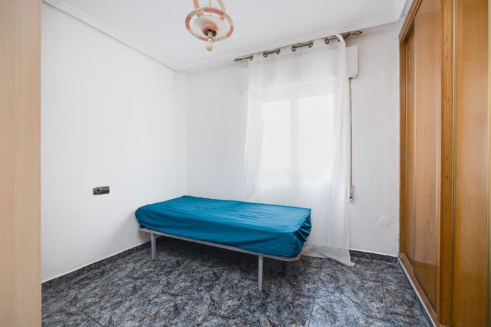 Image No.17-3 Bed Apartment for sale