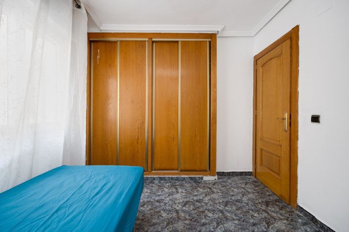 Image No.18-3 Bed Apartment for sale