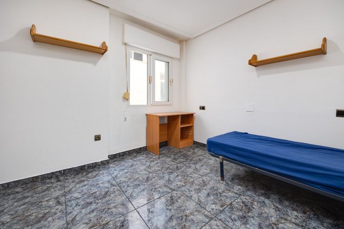 Image No.21-3 Bed Apartment for sale