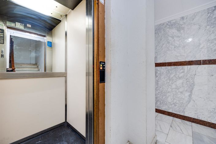 Image No.24-3 Bed Apartment for sale