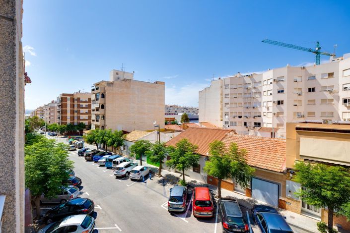 Image No.25-3 Bed Apartment for sale