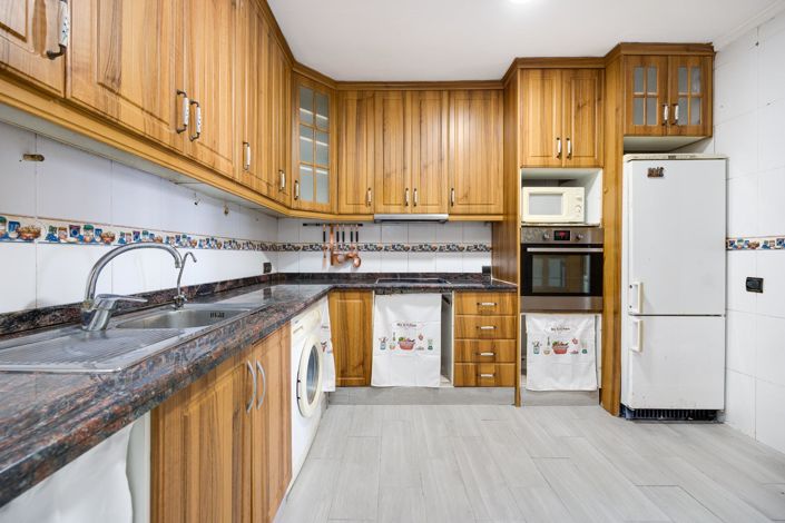Image No.9-3 Bed Apartment for sale
