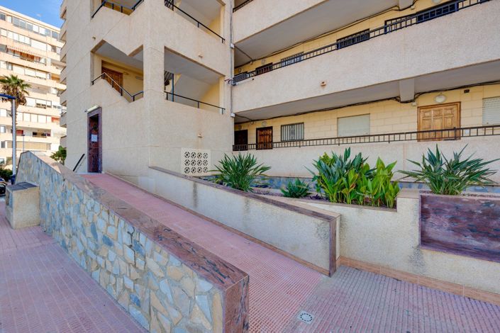 Image No.26-2 Bed Apartment for sale