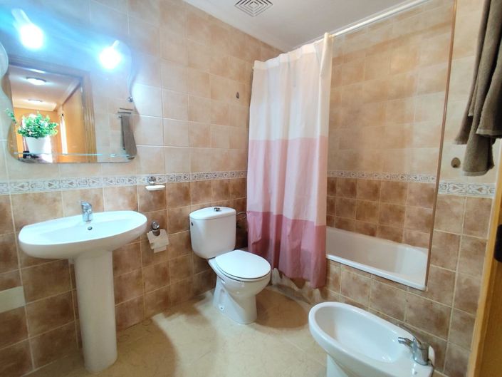 Image No.40-2 Bed Apartment for sale