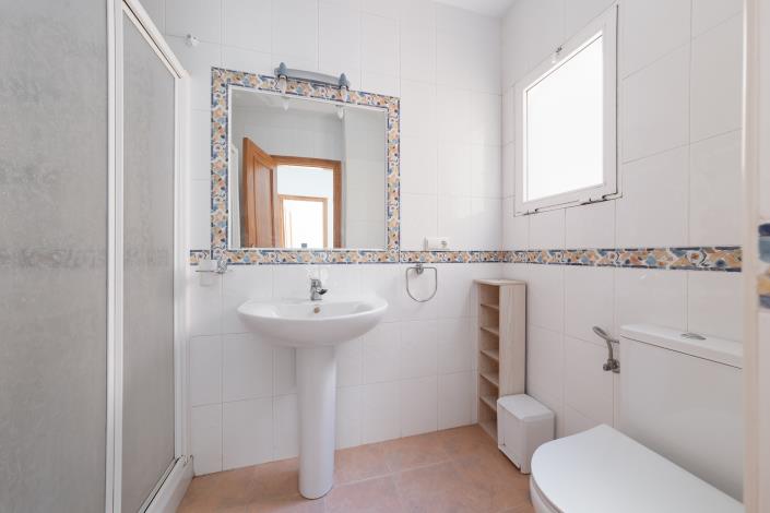 Image No.20-3 Bed Chalet for sale