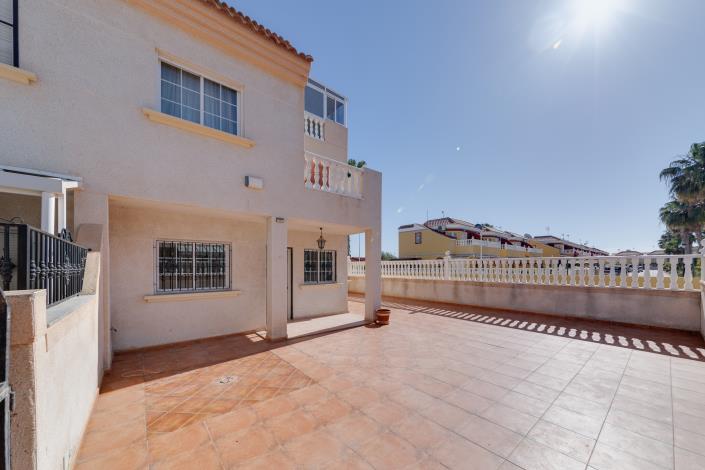 Image No.27-3 Bed Chalet for sale