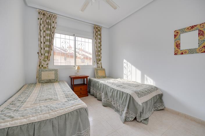 Image No.25-2 Bed Bungalow for sale