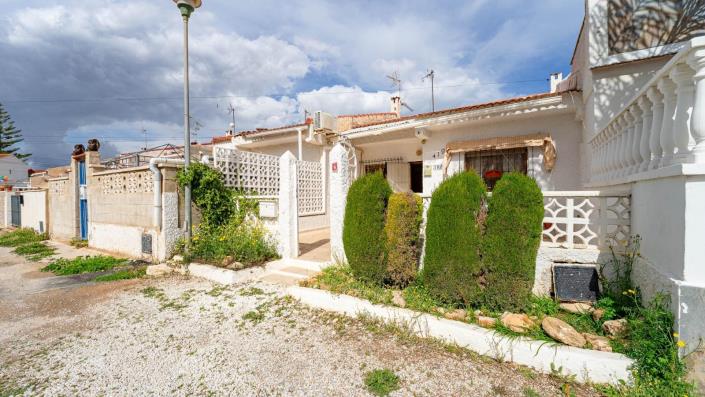 Image No.2-2 Bed Bungalow for sale