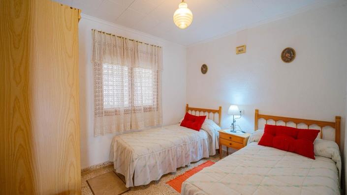 Image No.17-2 Bed Bungalow for sale