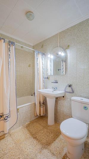 Image No.21-2 Bed Bungalow for sale