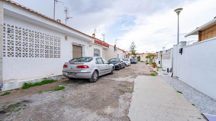 Image No.33-2 Bed Bungalow for sale