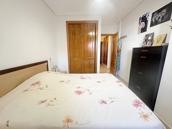 Image No.12-2 Bed Bungalow for sale