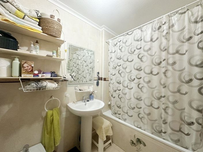 Image No.13-2 Bed Bungalow for sale