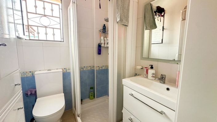 Image No.42-2 Bed Bungalow for sale