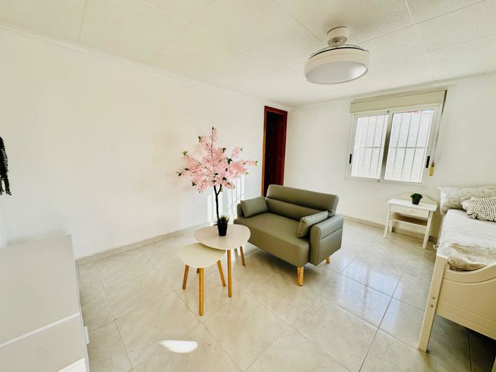 Image No.17-2 Bed House for sale