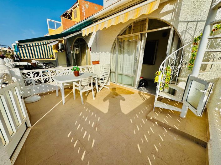 Image No.4-2 Bed House for sale