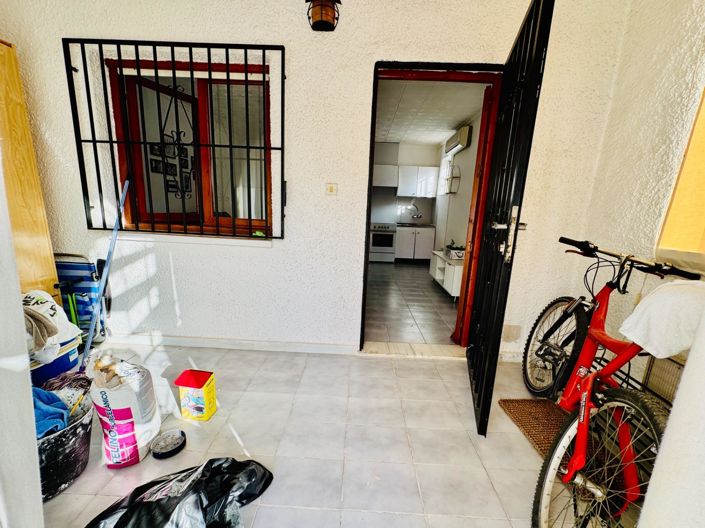 Image No.5-2 Bed House for sale