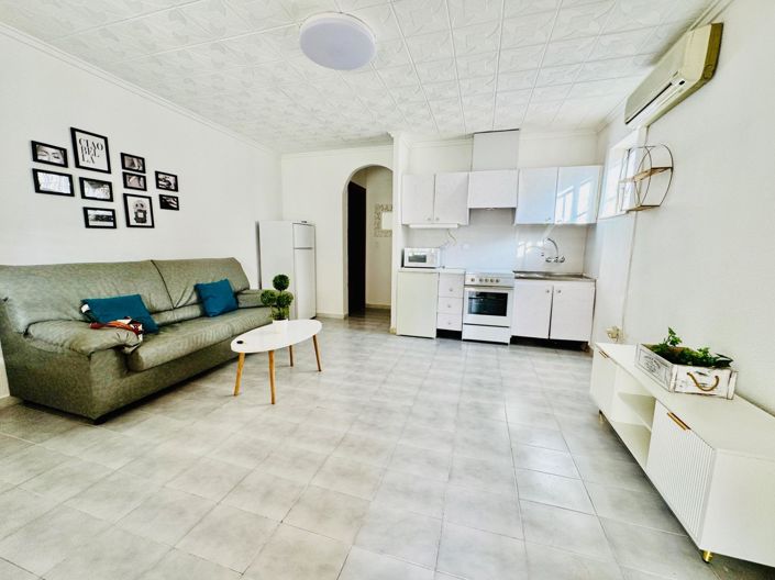 Image No.7-2 Bed House for sale