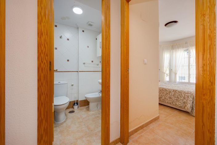 Image No.21-2 Bed Bungalow for sale