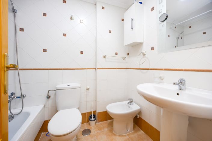 Image No.22-2 Bed Bungalow for sale