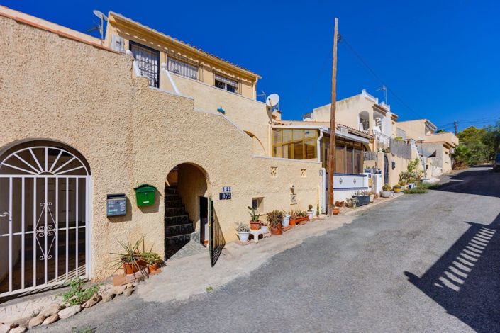 Image No.3-2 Bed House for sale