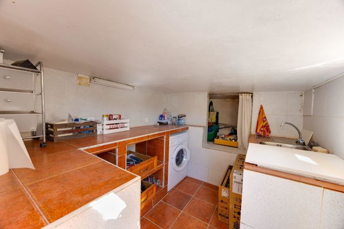 Image No.34-2 Bed House for sale
