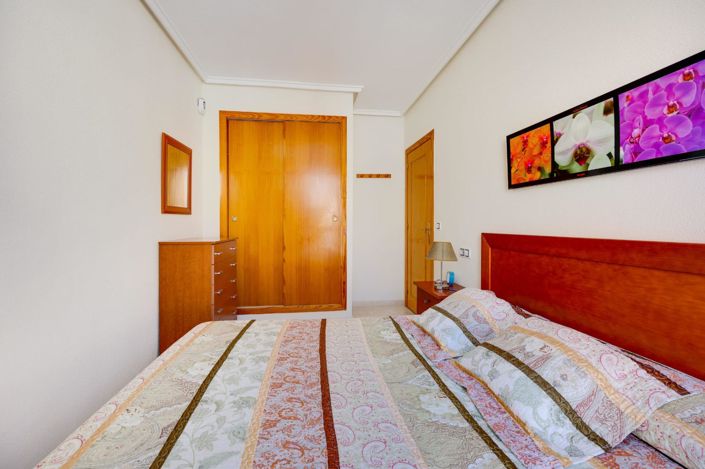 Image No.20-2 Bed Apartment for sale