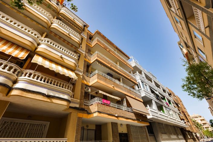 Image No.25-3 Bed Apartment for sale
