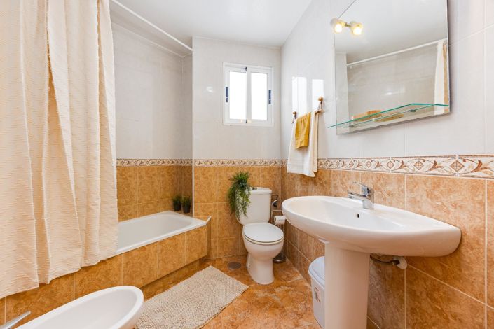Image No.26-2 Bed Apartment for sale