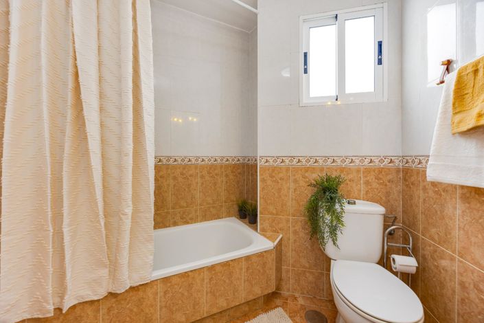 Image No.27-2 Bed Apartment for sale