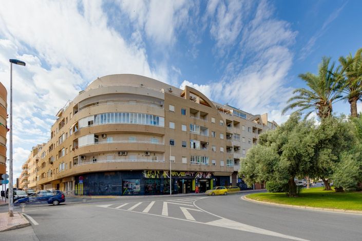 Image No.49-2 Bed Apartment for sale