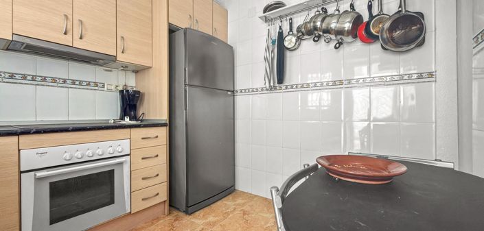 Image No.12-2 Bed House for sale