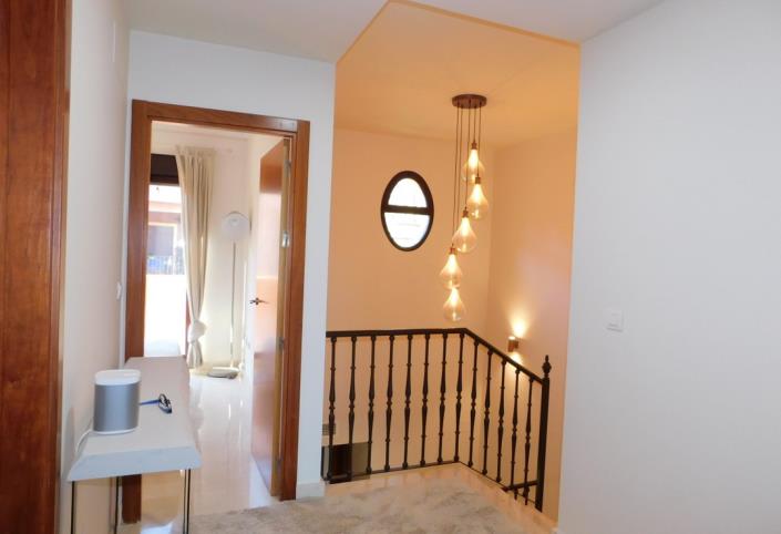 Image No.12-3 Bed Townhouse for sale