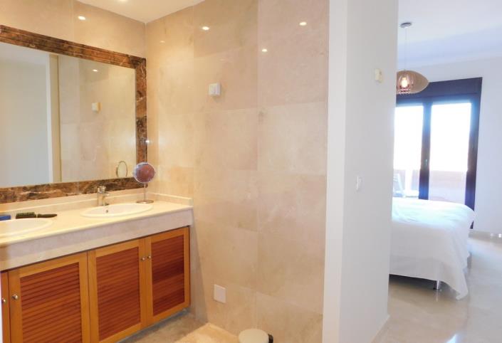 Image No.14-3 Bed Townhouse for sale