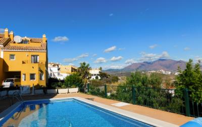 Maison de ville de 4 chambres à vendre à Manilva